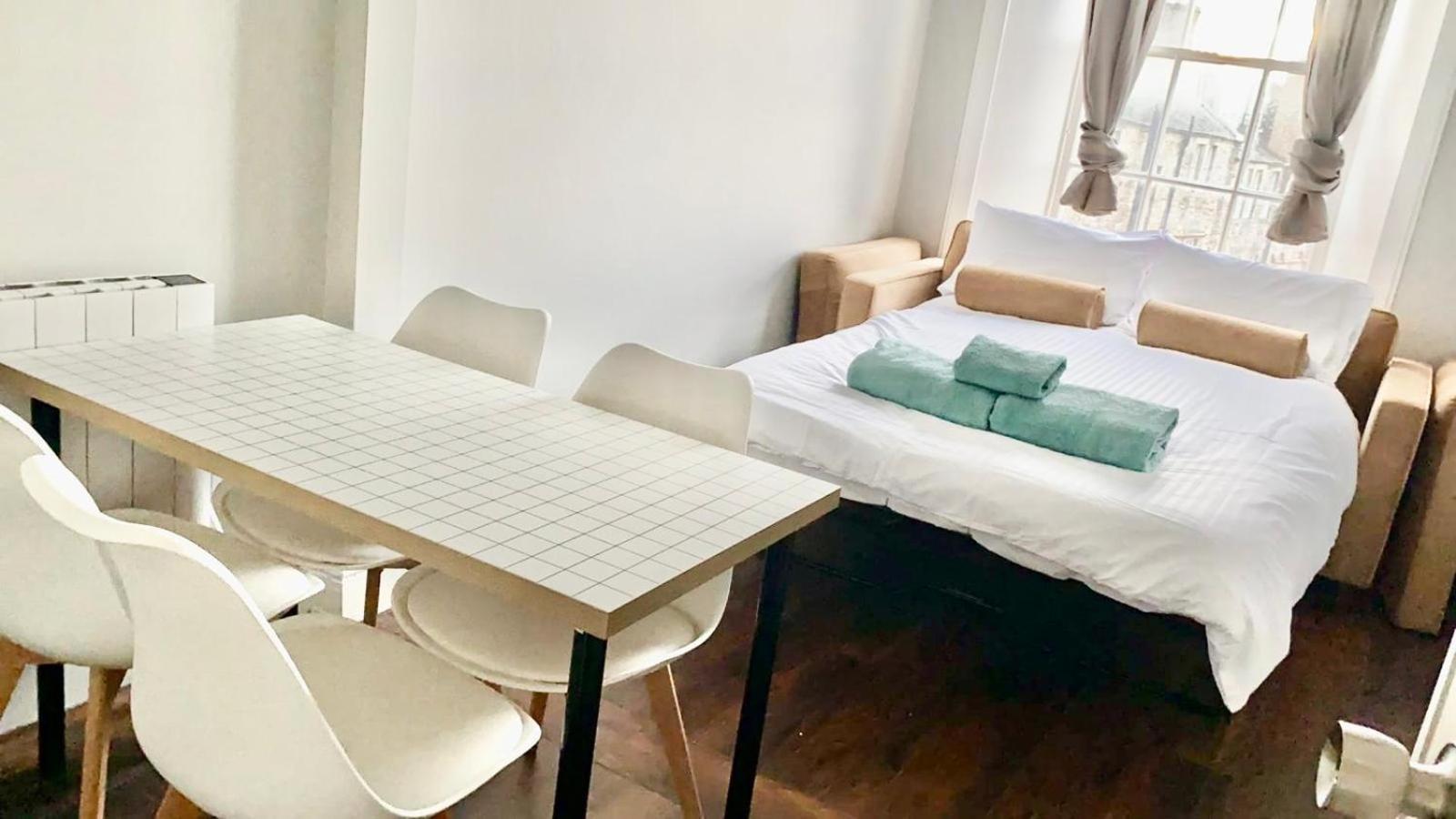 3Rd Floor 2 Bedrooms Flat In Old Town Of Edinburgh Edinburgh